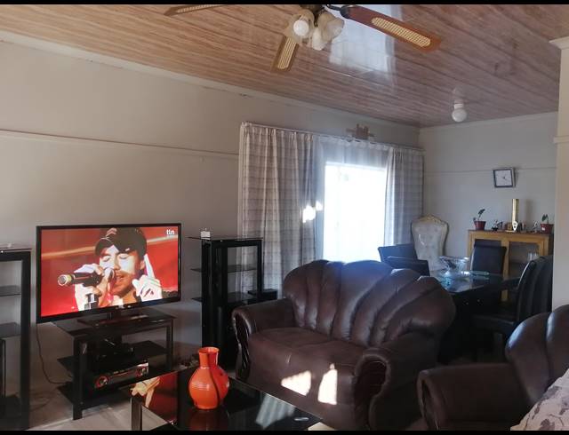 3 BEDROOM HOUSE SOLD IN STILFONTEIN EXT 1